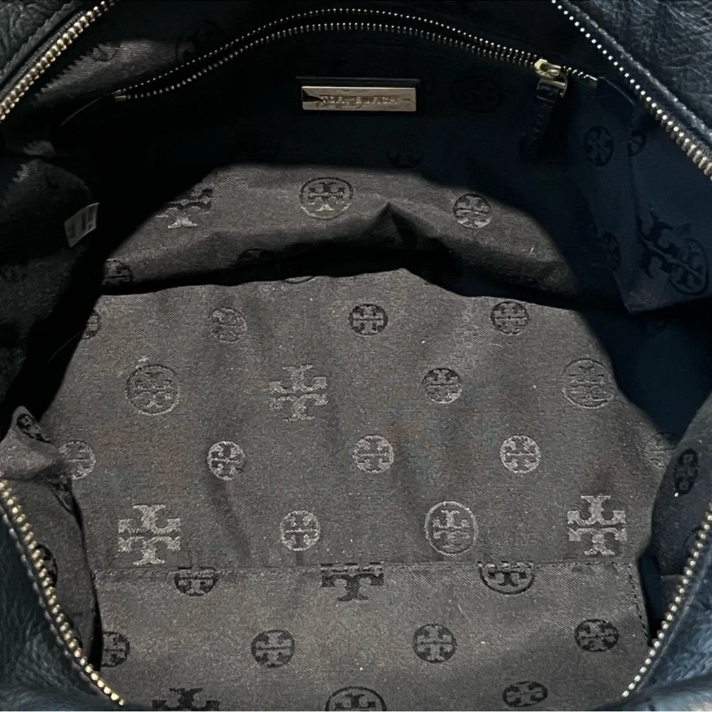 Tory Burch Black Leather medium  Bag